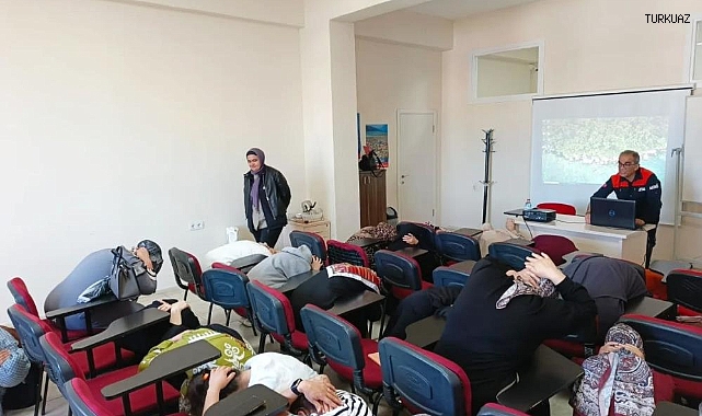 AFAD KURSİYERLER VE OTEL PERSONELLERİNİ EĞİTİME ALDI