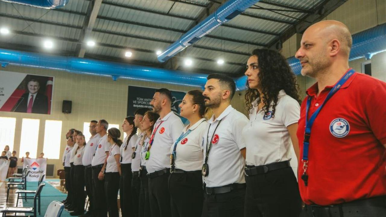 Aydın’da Okul Sporları Minikler Yüzme İl Birinciliği başladı