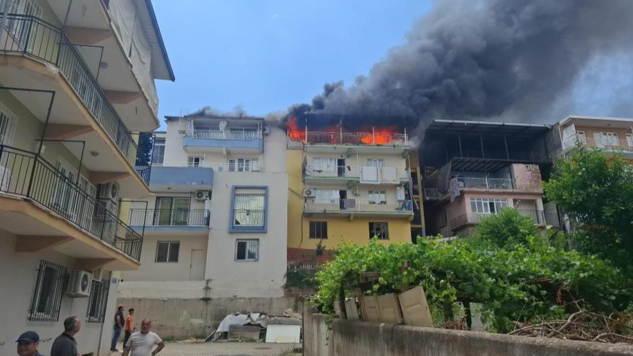 CATI KATINDA YANGINA MÜDAHALE DEVAM EDİYOR
