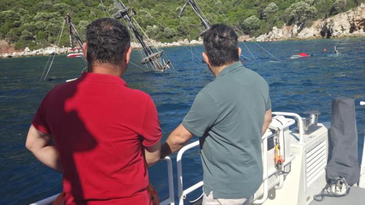 Marmaris'te gezi teknesi battı, yolcular tahliye edildi