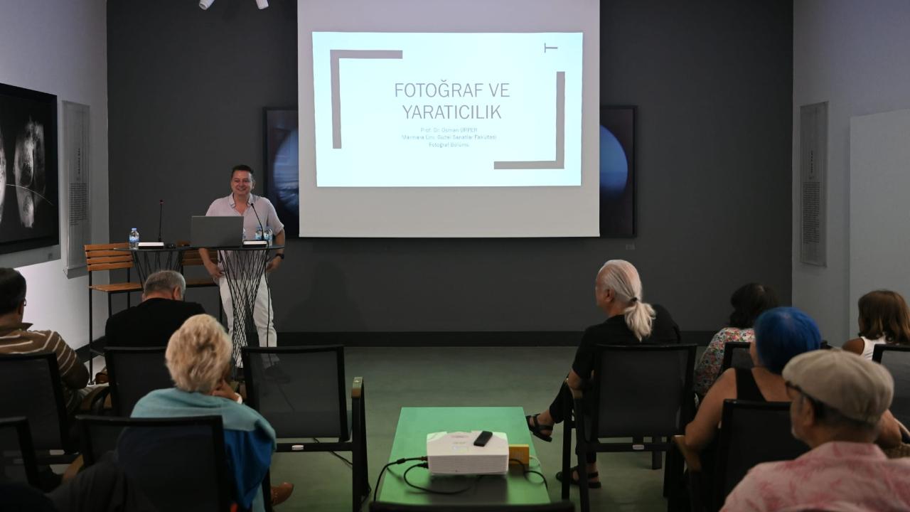 ADA MODERN’DE FOTOĞRAF SANATI FARKLI YÖNLERİYLE MERCEK ALTINA ALINDI