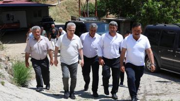 BAŞKAN TETİK’TEN MAHALLELERE ZİYARET TURU