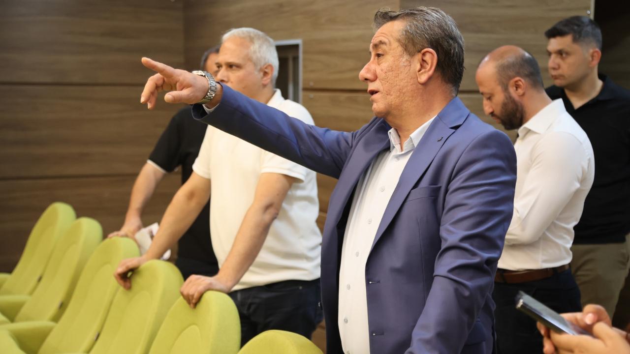 EFELER’DE KÜLTÜR VE SANATIN YENİ ADRESİ MUZAFFER İZGÜ OLDU