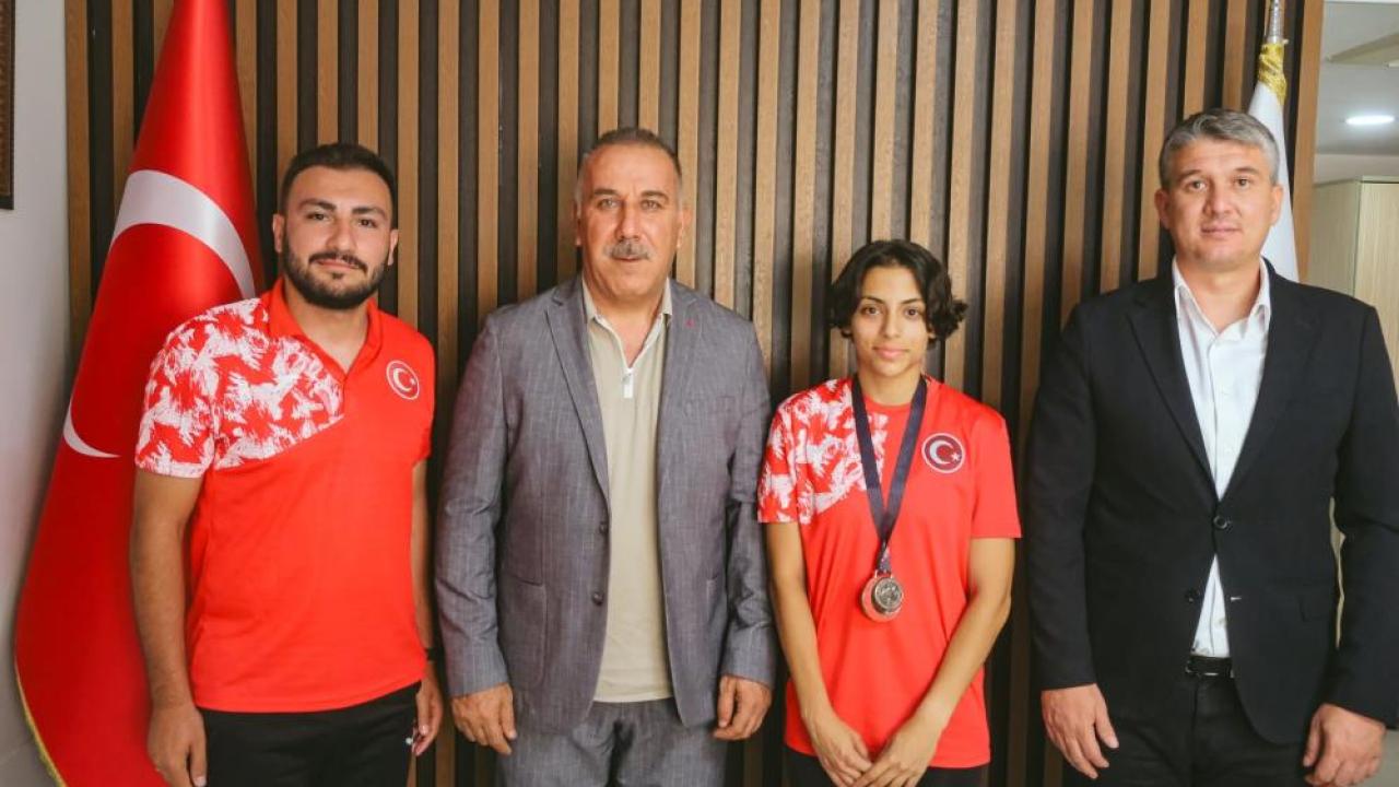 Gençlik ve Spor İl Müdürü Yığmatepe başarılı sporcuyu ağırladı