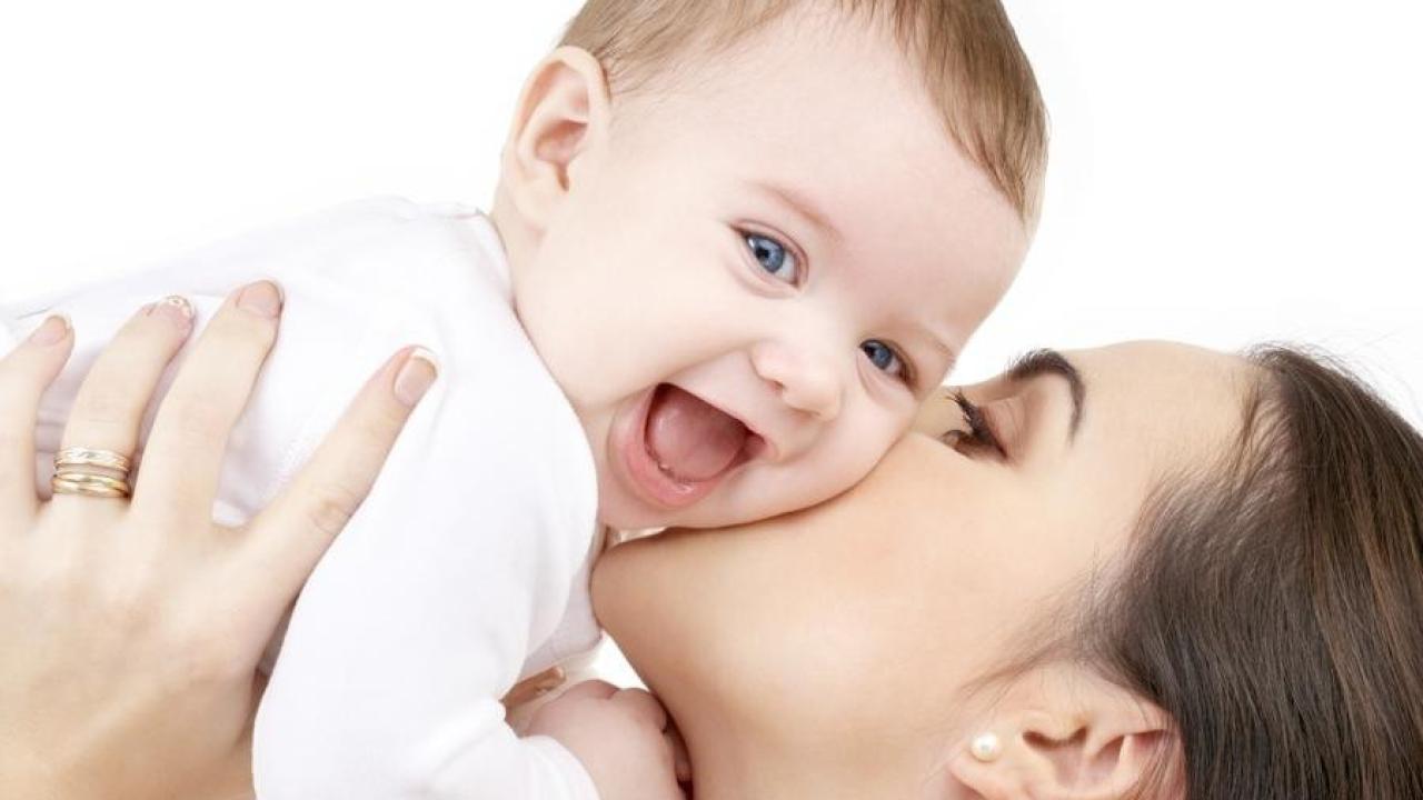 KADINLARIN ANNE OLMA YAŞI 27 OLDU