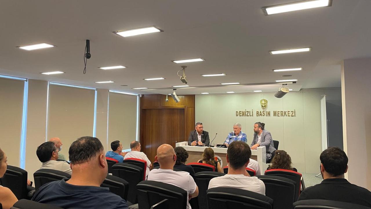 MEDYA-İŞ’TEN DENİZLİ’DE GAZETECİLERE SENDİKAL HAKLAR ANLATILDI