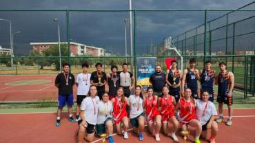 Metrelerce yükseklikten zemine düşen işçi ağır yaralandı