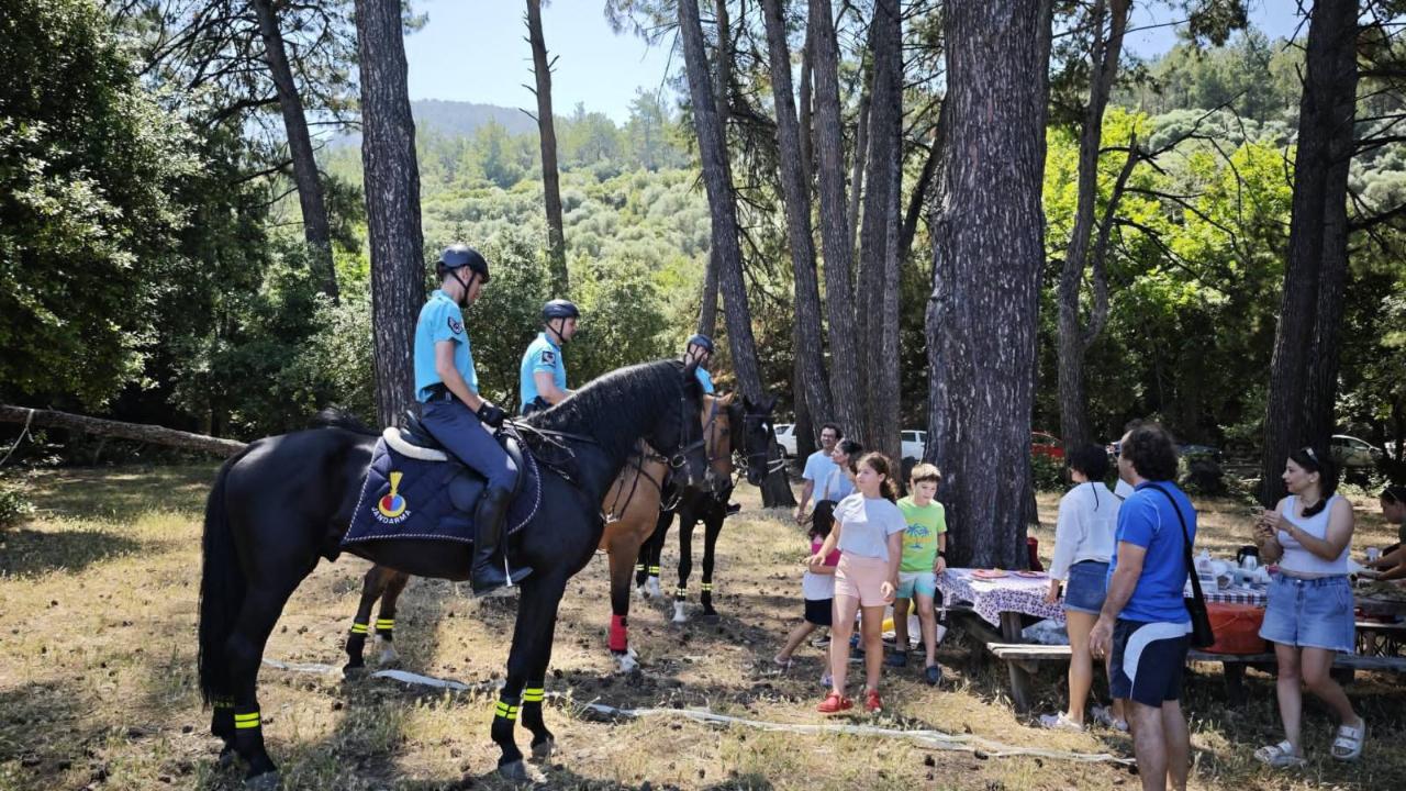 Milli Park’ta Jandarma’dan Atlı Devriye