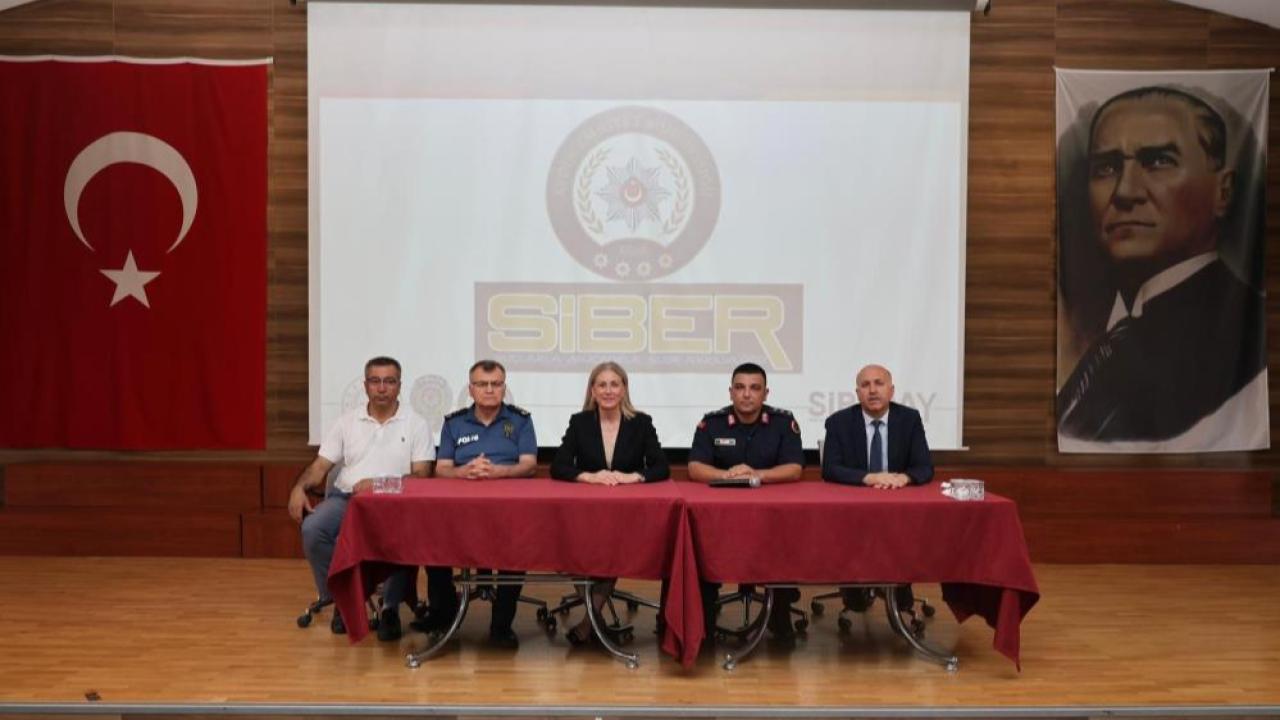 Nazilli'de siber güvenlik bilgilendirme semineri düzenlendi