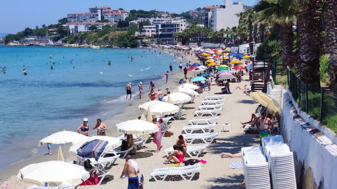 Sıcaktan bunalanlar sahile akın etti, Aydın sahillerinde adım atacak yer kalmadı