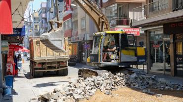 BAŞKAN ANIL YETİŞKİN ÖNCÜLÜĞÜNDE ASFALTLAMA ÇALIŞMALARI DEVAM EDİYOR