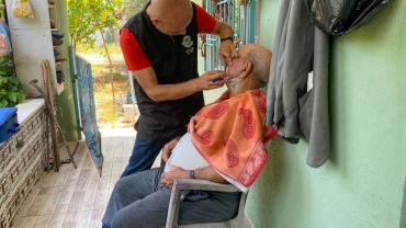 BAŞKAN ANIL YETİŞKİN’İN DAYANIŞMA PROJESİ BÜYÜMEYE DEVAM EDİYOR  EVDE BAKIM HİZMETLERİNE TALEP ARTIYOR