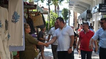 BAŞKAN VEKİLİ TAHSİN DEMİRTAŞ’TAN KENT MERKEZİNDE İNCELEME VE ESNAF ZİYARETİ