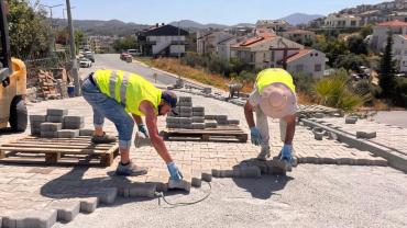 KADINLAR DENİZİ MAHALLESİ'NDE 2 BİN METREKARELİK YOL YENİLEME ÇALIŞMASI BAŞLADI