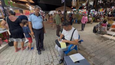 KUŞADASI BELEDİYESİ’NDEN GÜZELÇAMLI SAHİL PAZARI’NDA DENETİM VE YER TAHSİS ÇALIŞMASI