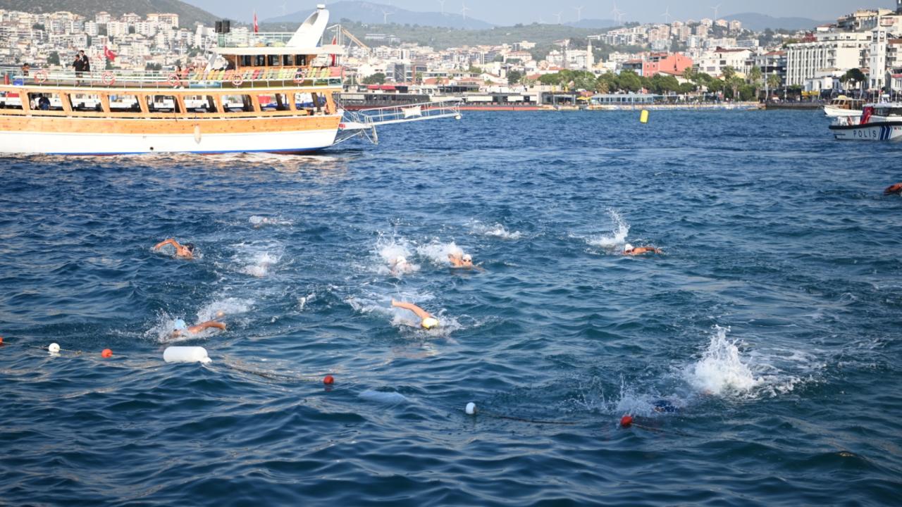 KUŞADASI’NDA DENİZCİLİK VE KABOTAJ BAYRAMI’NIN 100. YILI COŞKUYLA KUTLANDI