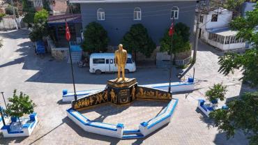 YAZIKENT ATATÜRK MEYDAN PARKI'NDA PEYZAJ VE ÇEVRE DÜZENLEME ÇALIŞMALARI TAMAMLANDI