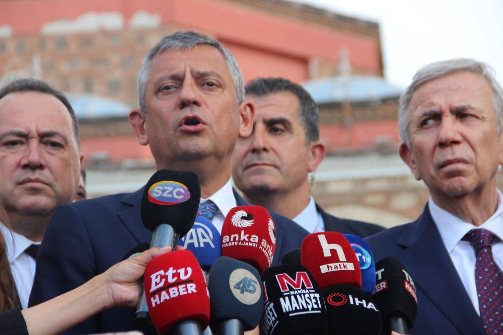 Ferdi Zeyrek için Hatuniye Camii'nde mevlid programı