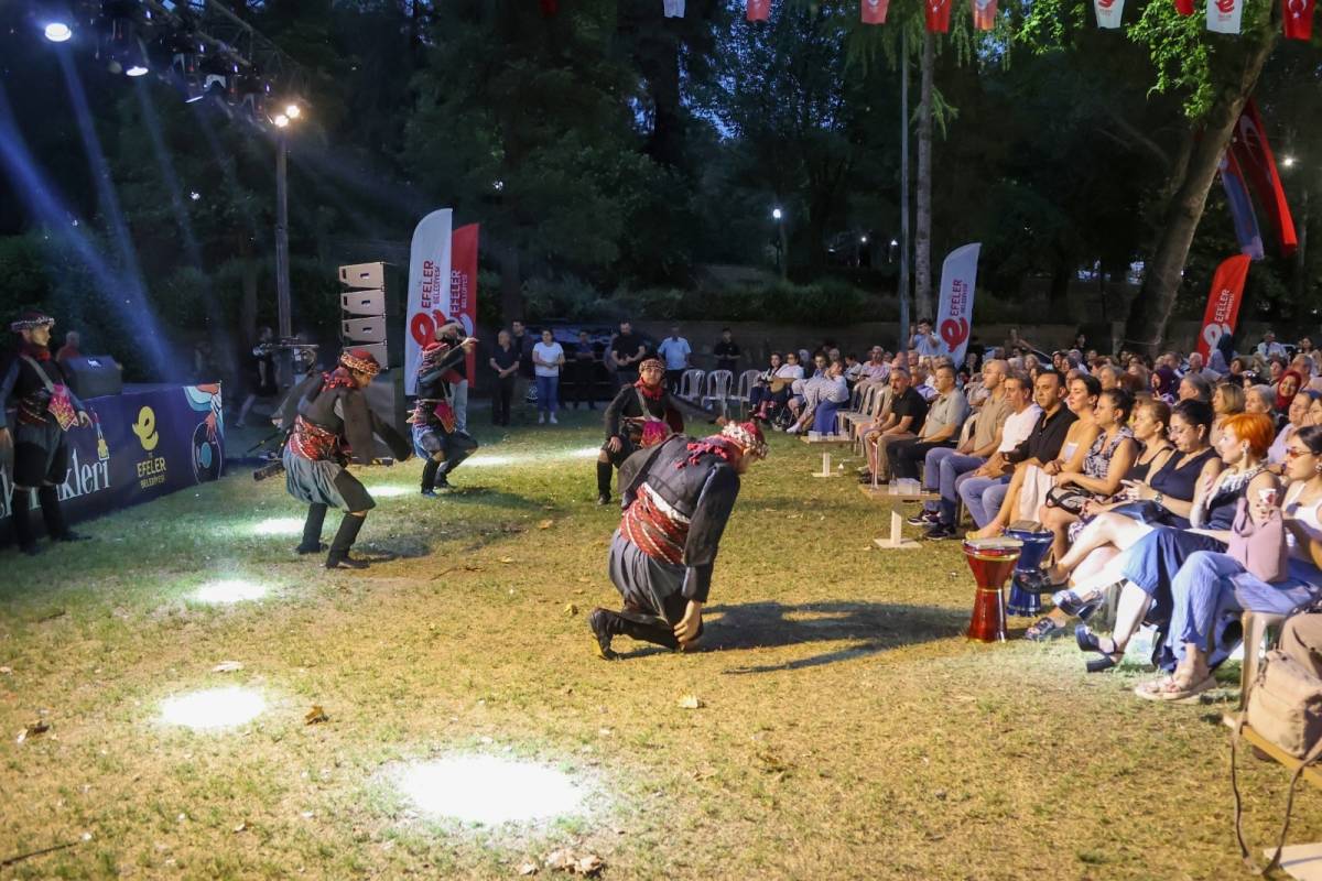 BAŞKAN YETİŞKİN’LE VATANDAŞLAR SANATA DOYDU