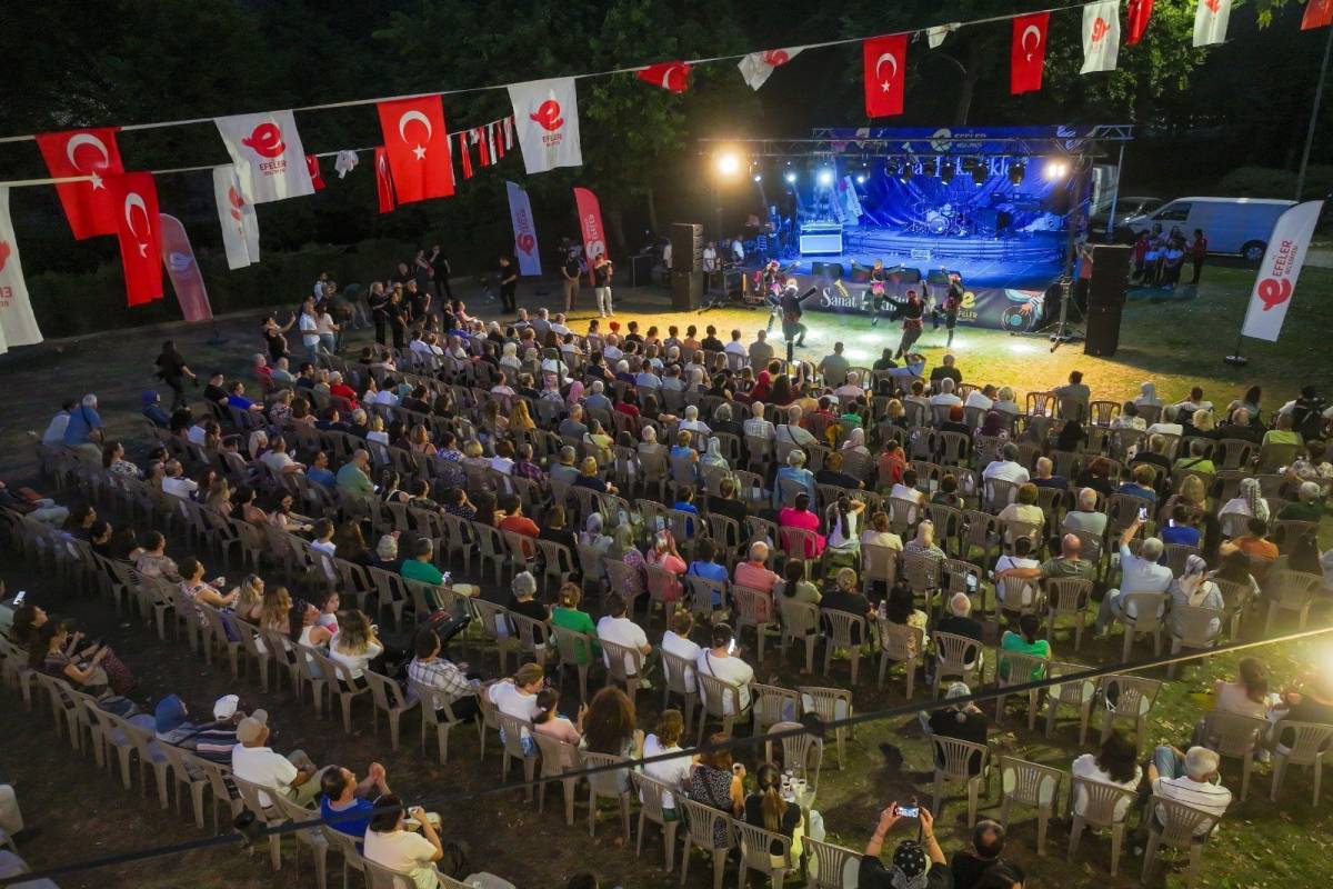 BAŞKAN YETİŞKİN’LE VATANDAŞLAR SANATA DOYDU